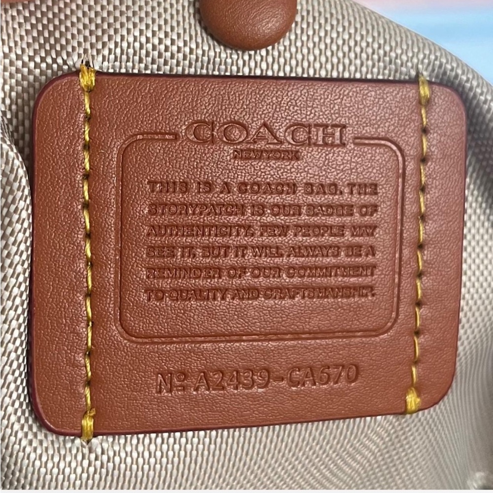 Coach Juliet Shoulder Bag in suede with gold hardware - Picture 5 of 14